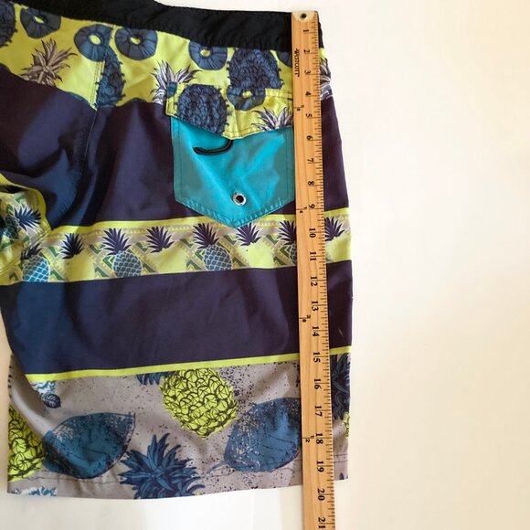 Vintage Ocean Pacific Board Shorts Mens Swim Suit Size M 34 Pineapples Teal Blue - Picture 13 of 16
